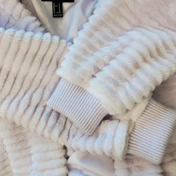 Forever 21 White Jacket - Picture 7 of 9